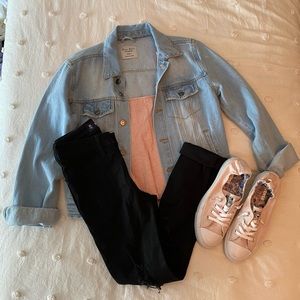 Black Jeans w/ rips